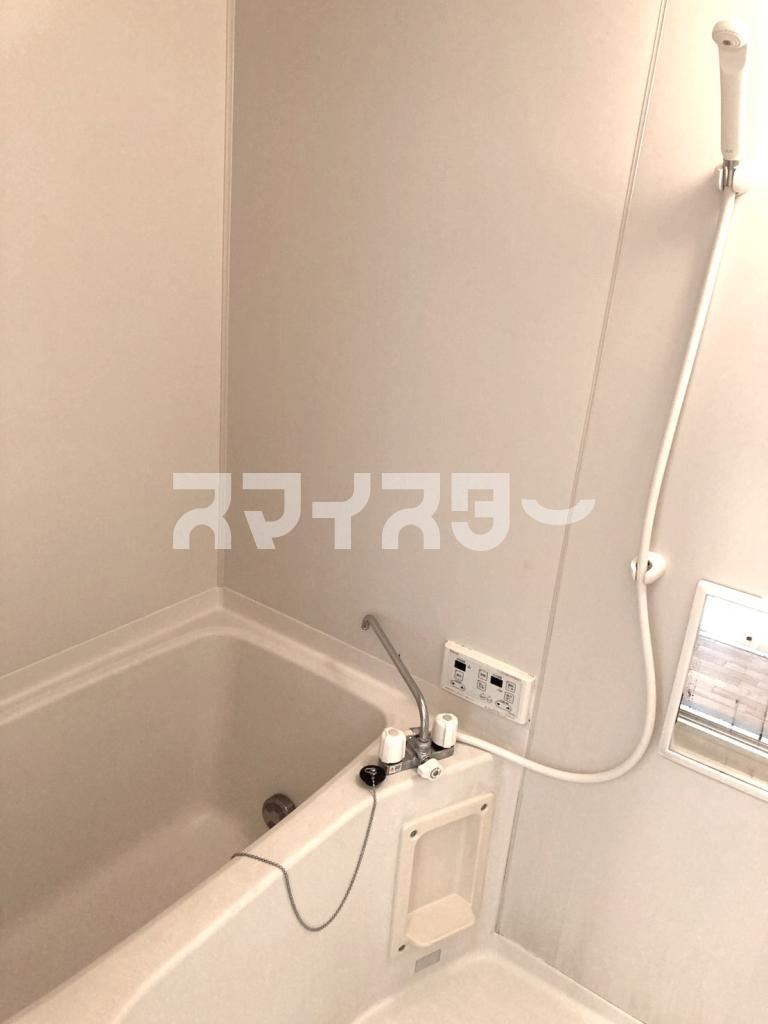 八王子市下恩方町のアパートの浴室