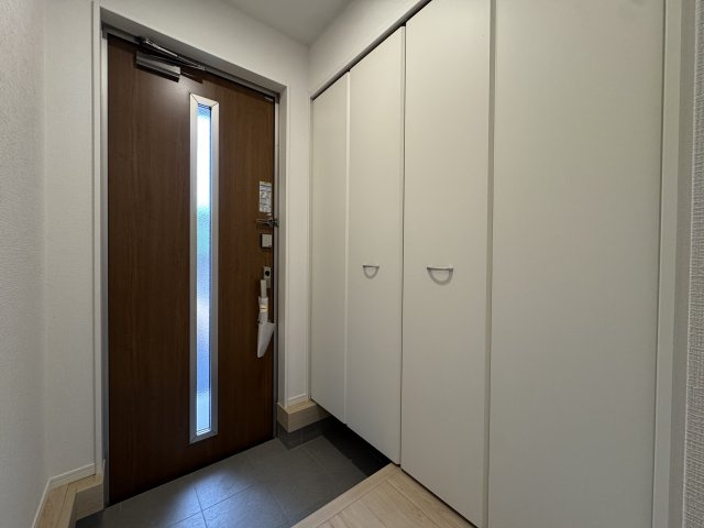 神戸市西区池上5丁目新築戸建３号棟の玄関
