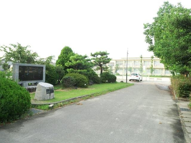 レジデンス座王の周辺|六名小学校まで110m