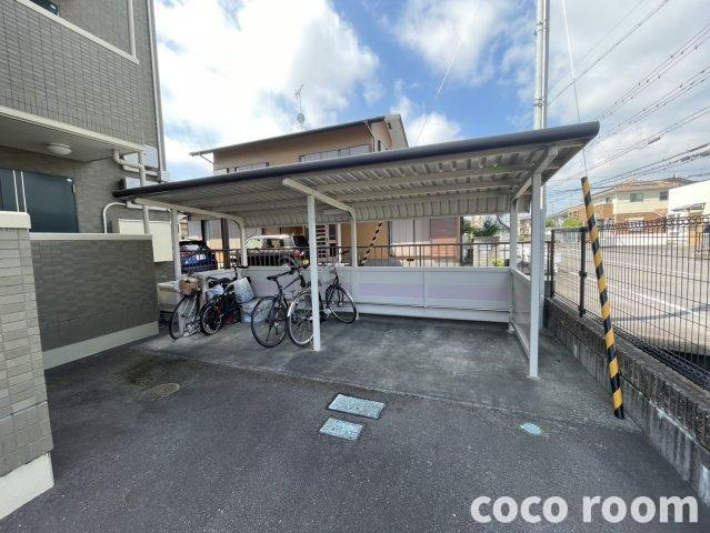 焼津市三右衛門新田の賃貸マンションの駐車場