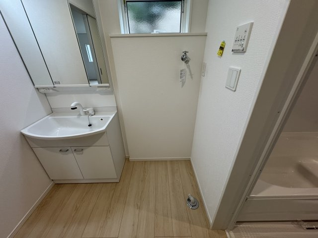 神戸市西区池上5丁目新築戸建４号棟の独立洗面台