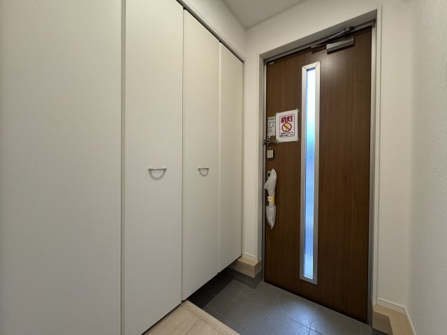 神戸市西区池上5丁目新築戸建４号棟の玄関