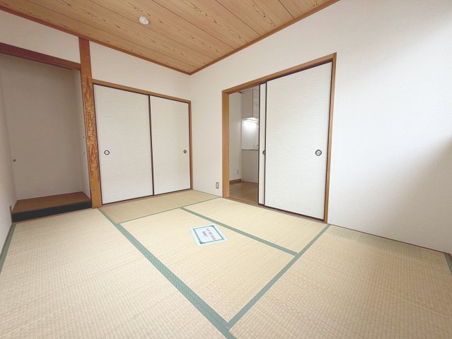 ローズコーポ荒牧の和室