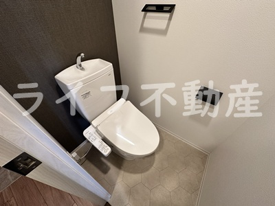 リンクス大阪城EASTレジデンス　仲介手数料無料のトイレ|落ち着いた色調のトイレです