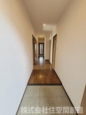 【玄関】 | CALME J-1 | ※同タイプの写真となり、実際のお部屋とは異なる場合があります