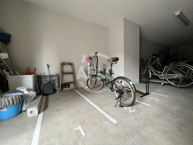 ユーズ8番館のその他|バイク置き場
