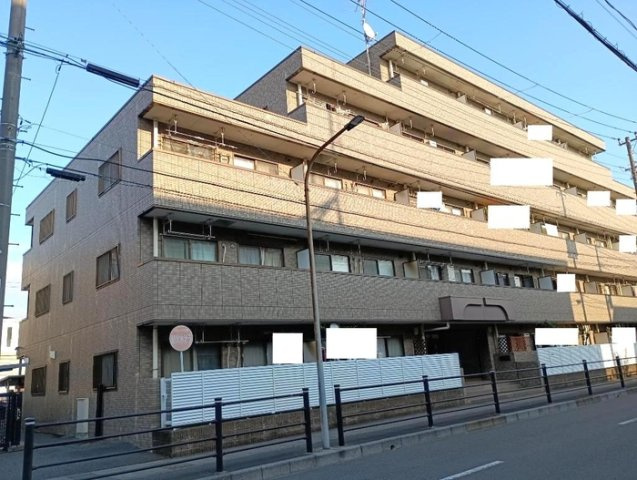 ファミール行徳の外観