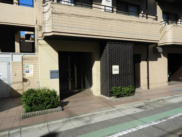 グランバリュー羽田のエントランス