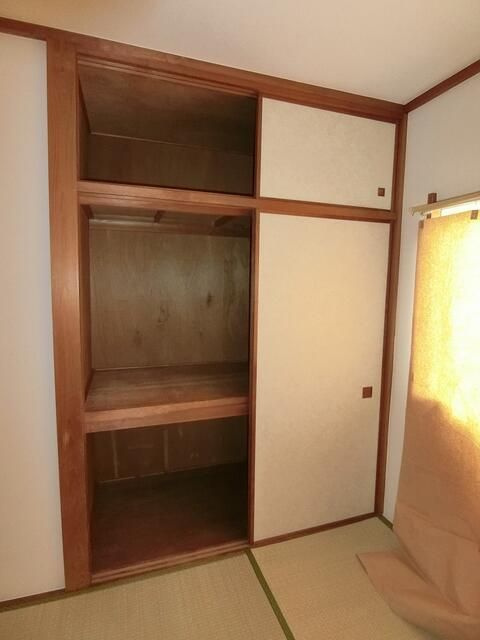藤沢市本藤沢７丁目の賃貸マンションの収納