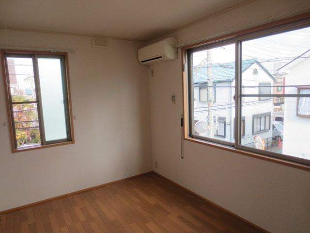 ニューゼストの居間・リビング|２面採光で明るいお部屋です！
