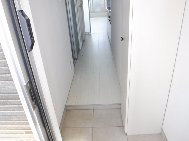 アルテ元住吉アネックスの玄関