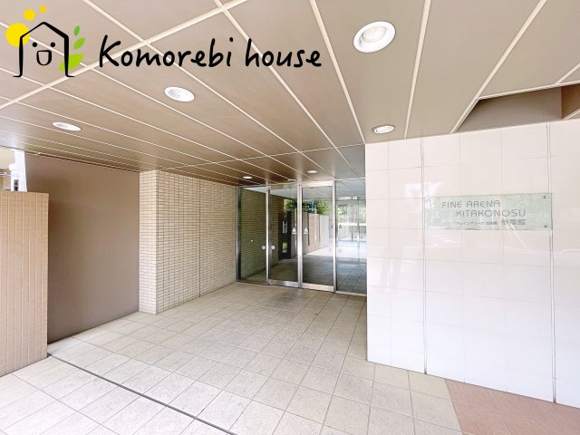 ファインアリーナ北鴻巣参番館のエントランス|オートロック付きエントランス