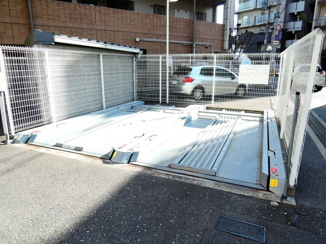 ラ・フォンテ摂津富田の駐車場