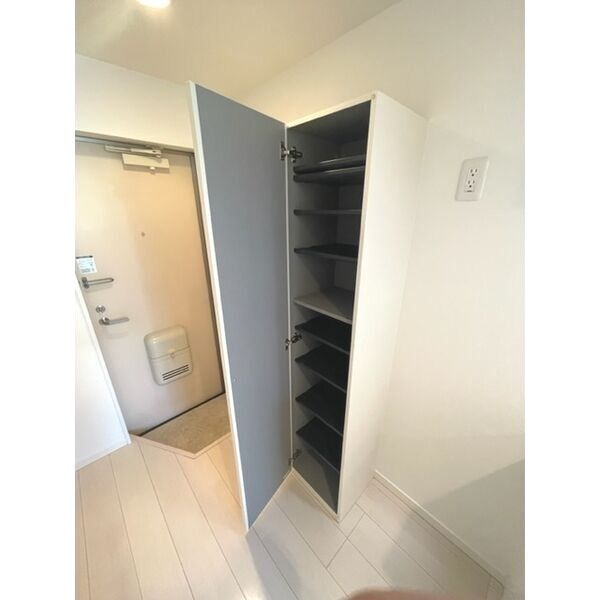 リアンハイム六番町　名古屋市賃貸　仲介手数料無料の玄関