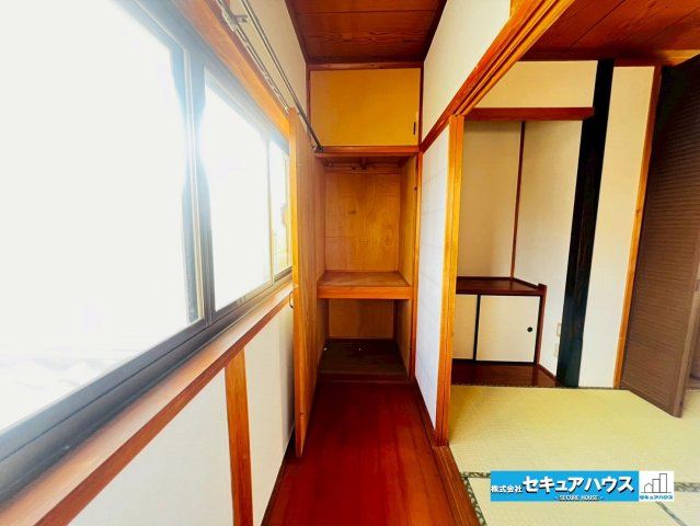 【中古戸建】豊明市栄町九左山のその他|【2階広縁】
◆2階の広縁には押入付きです。有意義に使うことができる便利なスペースです。　　　　　　　　　　　　　　　　　　　　　　　　　　　　　　　　　　　　　　　　　　　　　　　　　　　　　　　　