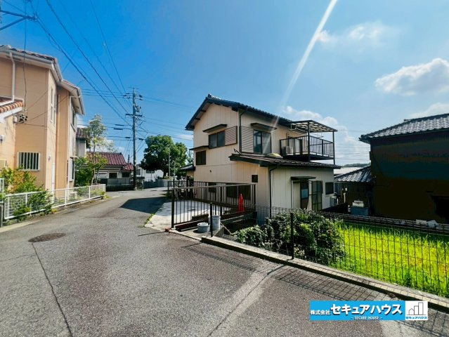 【中古戸建】豊明市栄町九左山の前面道路含む現地写真|事前予約にて現地ご見学いただけます！お気軽にお問い合わせください♪
■株式会社　セキュアハウス　豊明店■
住宅ローンに強く、知識、経験豊富なスタッフ在籍
お客様に寄り添い、ご成約後もサポート致します。
