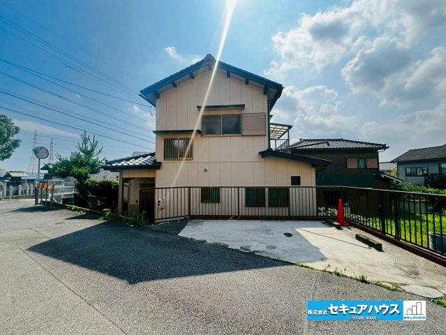 【中古戸建】豊明市栄町九左山の駐車場|【駐車場】
◆駐車1台可能！！
◆前面道路交通量少ない閑静な住宅街です。　　　　　　　　　　　　　　　　　　　　　　　　　　　　　　　　　　　　　　　　　　　　　　　　　　　　　　　　　　　　　　　　