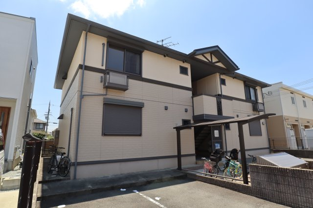 橿原市北妙法寺町のアパート