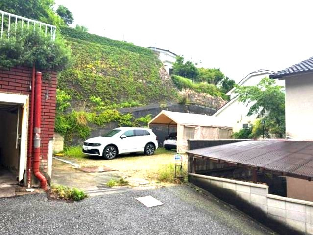 山本台1丁目の駐車場|土地面積：約96坪　4台駐車可能