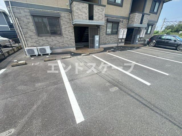 神沢の丘の駐車場|高崎、前橋のお部屋探しはエンドスケープまで！お客様の理想お聞かせ下さい♪