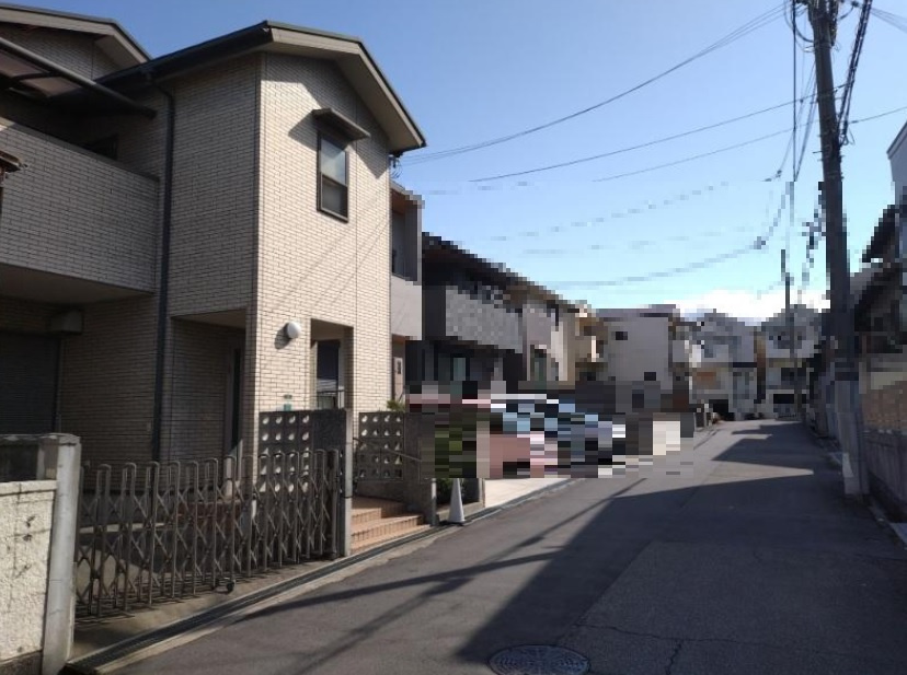 清水が丘１丁目　中古戸建の前面道路含む現地写真