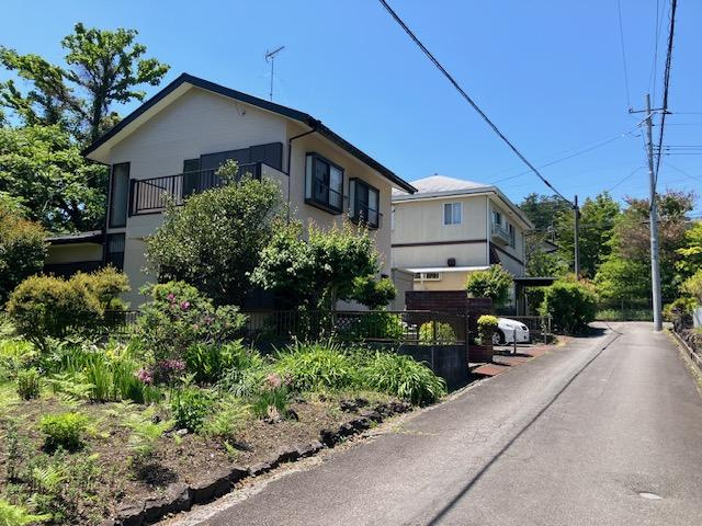 伊東市　大室高原別荘地の前面道路含む現地写真