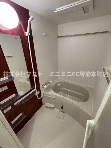 セレニテ本町東リアンの浴室