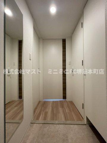 セレニテ本町東リアンの玄関