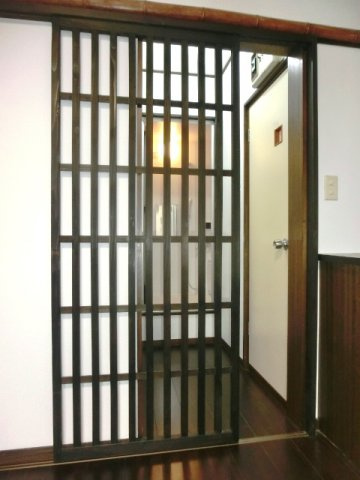 【その他】 | お鷹の道コーポ | あると便利な脱衣スペース。