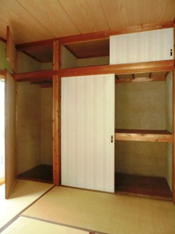 【収納】 | お鷹の道コーポ | 押入れタイプの収納スペース。
