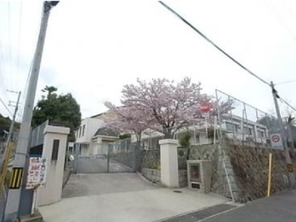 神戸市須磨区板宿町１丁目のアパートの周辺|神戸市立飛松中学校