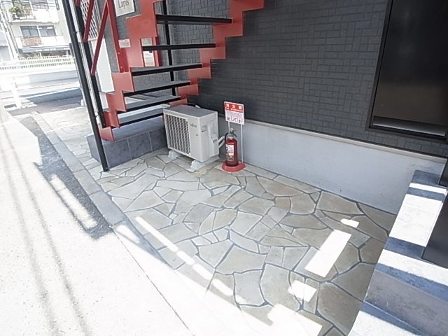 神戸市須磨区板宿町１丁目のアパートの駐車場