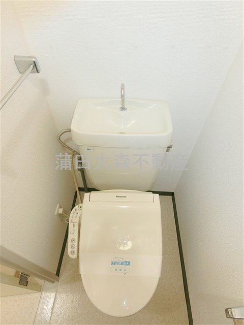 グリュック南大井のトイレ|温水洗浄便座付きのトイレ