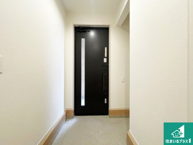 明石市大道町　第1期　新築一戸建ての玄関|シューズボックスにはたくさんの靴が収納できるので玄関周りはいつもスッキリ！ご家族が増えても安心！