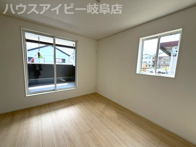 岐阜市旦島中町新築建売限定1邸！お車スペース並列4台可能！パントリー収納付きの3LDK！の洋室|岐阜市旦島中町新築建売限定1邸！お車スペース並列4台可能！パントリー収納付きの3LDK！
