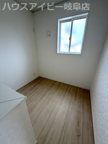 岐阜市旦島中町新築建売限定1邸！お車スペース並列4台可能！パントリー収納付きの3LDK！の洋室|岐阜市旦島中町新築建売限定1邸！お車スペース並列4台可能！パントリー収納付きの3LDK！