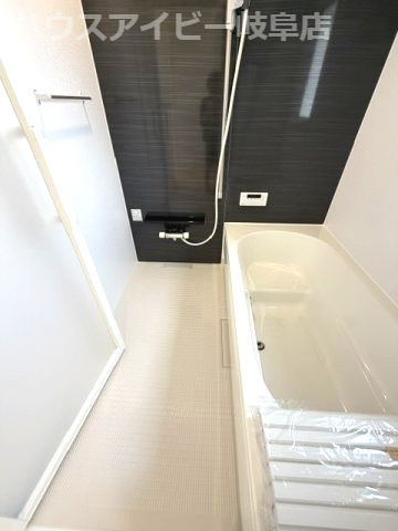 岐阜市旦島中町新築建売限定1邸！お車スペース並列4台可能！パントリー収納付きの3LDK！の浴室|岐阜市旦島中町新築建売限定1邸！お車スペース並列4台可能！パントリー収納付きの3LDK！