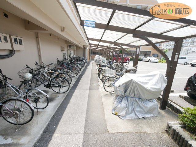 ライオンズマンション姫路城東町の駐輪場
