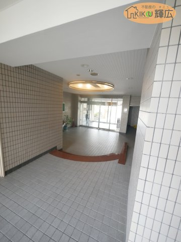 ライオンズマンション姫路城東町のエントランス