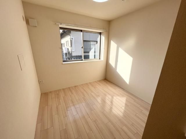 ベース新田南 Ⅱの洋室