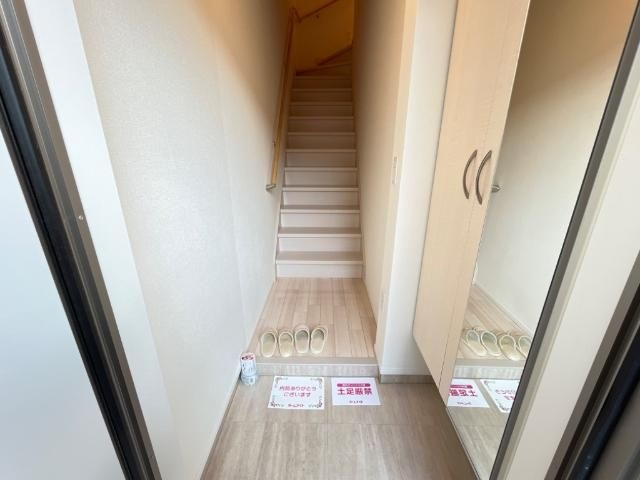 ベース新田南 Ⅱの玄関