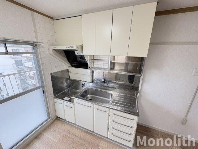 光明台15号棟のキッチン