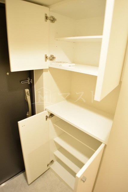 レジディア玉造の設備|沢山収納出来るシューズボックス