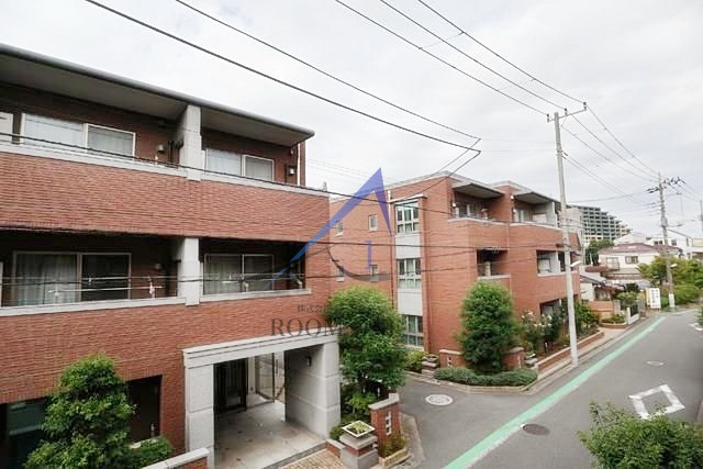 ＪＥＷＥＬ　ＣＯＵＲＴ　Ａ棟の展望