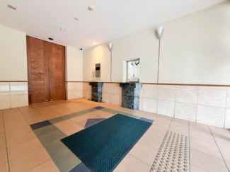 【エントランス】