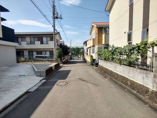 【前面道路含む現地写真】 | 坂戸市西坂戸５丁目 | 閑静な住宅地