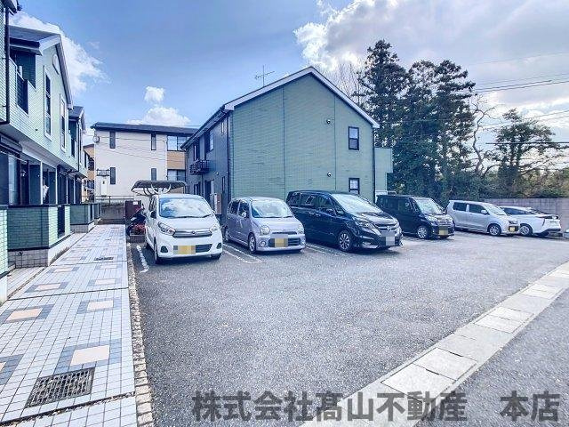 ラ・プリマヴェーラＢの駐車場