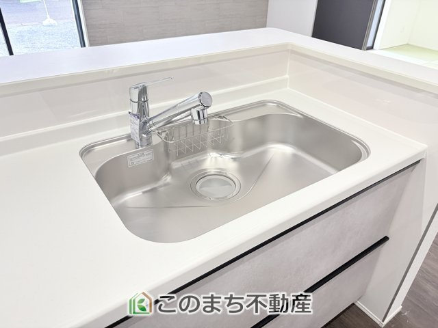 グラファーレ宇都宮市宝木本町4期のキッチン|大きなシンクございます。