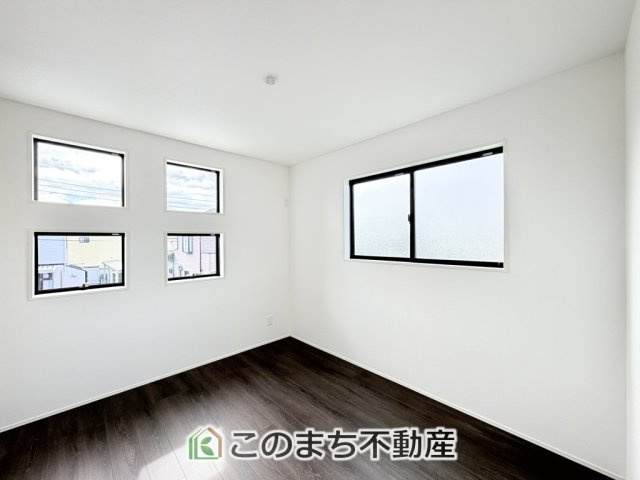 グラファーレ宇都宮市宝木本町4期の洋室|南向きで陽当たりの良い洋室♪風通しもよく快適です☆