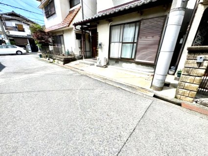 岸和田市松風町中古戸建の駐車場